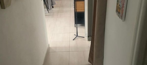 3 rooms Apartment in Sainte-Genevieve-des-Bois, France No. 330375 2