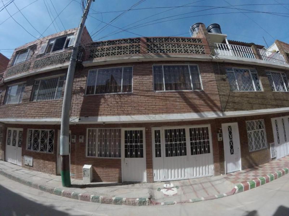 5 bedrooms House in Cundinamarca, Colombia No. 3290