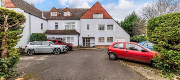 1 bedroom Apartment in Epsom, United Kingdom No. 9741 5