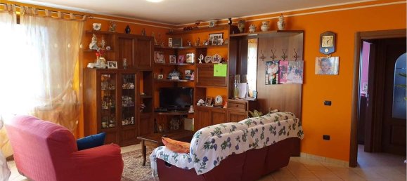 Villa de 4 habitaciónes en Mortara, Italy No. 5777 11