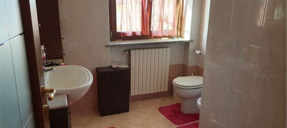 Villa de 4 habitaciónes en Mortara, Italy No. 5777 17