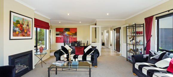 4 bedrooms House in Paraparaumu, New Zealand No. 110 18