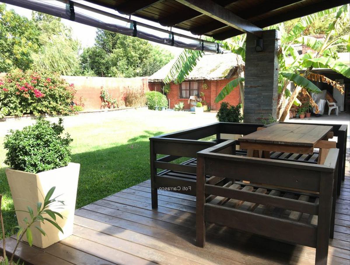 3 bedrooms House in Montevideo, Uruguay No. 1175