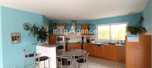 5 bedrooms House in Aizenay, France No. 106278 6