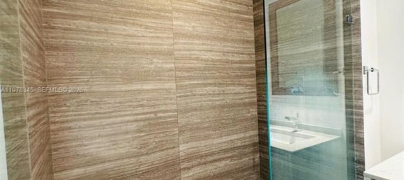 1 dormitorio propiedad comercial en venta en Miami, Miami-Dade, Florida, USA № 615379 13