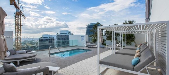 1 dormitorio propiedad comercial en venta en Miami, Miami-Dade, Florida, USA № 615379 5