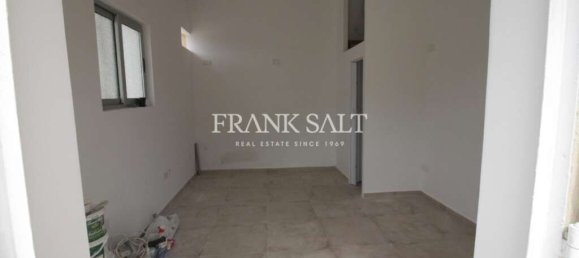 18m² Shop in Fgura, Malta No. 12691 5