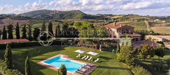 Casa de 9 dormitorios en Montepulciano, Italy No. 230389 2