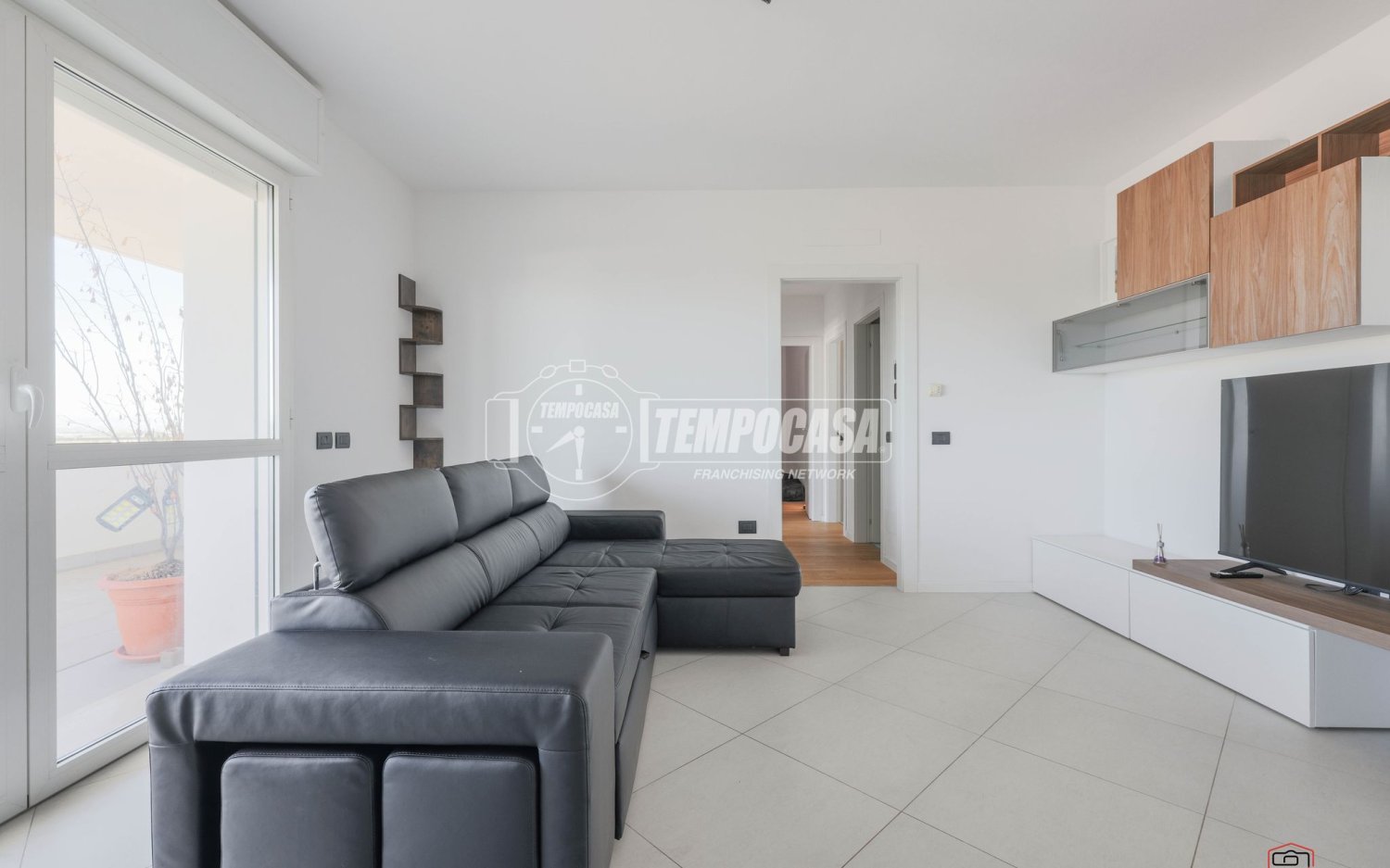 3 Schlafzimmer Gewerbliche Immobilie in Calderara di Reno, Italy, Nr. 354157