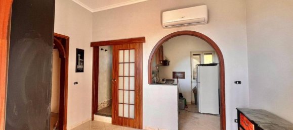 2-salle Appartement à Pozzuoli, Italy No. 32002 21