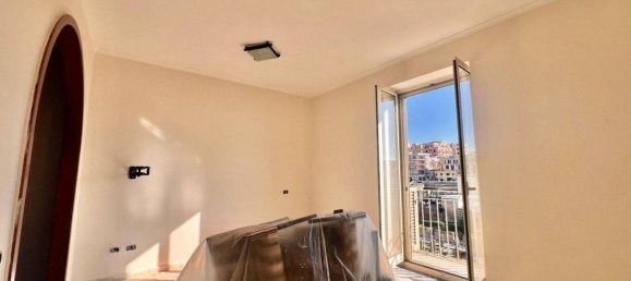 2-salle Appartement à Pozzuoli, Italy No. 32002 7