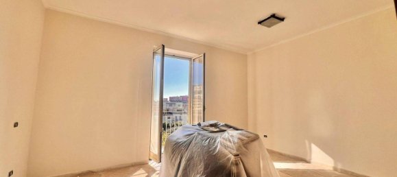 2-salle Appartement à Pozzuoli, Italy No. 32002 9