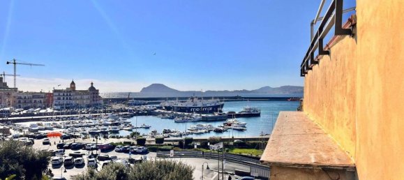 2-salle Appartement à Pozzuoli, Italy No. 32002 2