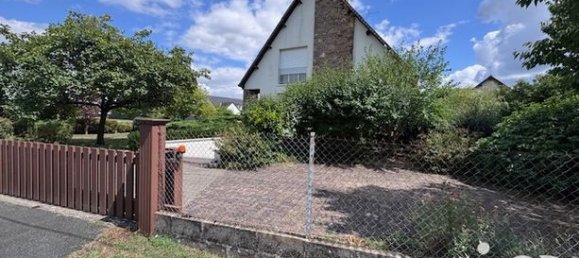 Casa de 5 dormitorios en Le Poinconnet, France No. 301823 4