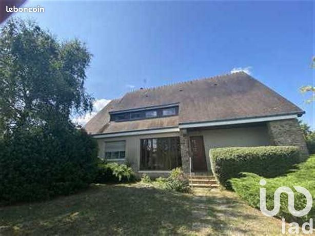 Casa de 5 dormitorios en Le Poinconnet, France No. 301823