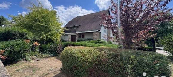 Casa de 5 dormitorios en Le Poinconnet, France No. 301823 2