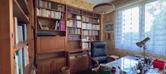 Casa de 5 dormitorios en Le Poinconnet, France No. 301823 9