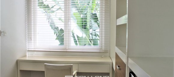 4 bedrooms Villa in Long Bien, Vietnam No. 846 8