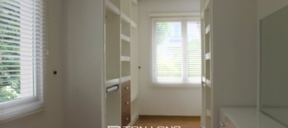 4 bedrooms Villa in Long Bien, Vietnam No. 846 18