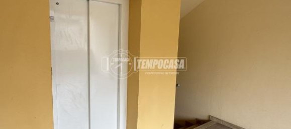 3 rooms Apartment in Bibbiano, Italy No. 38566 10