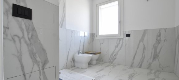 4 rooms Villa in Sona, Italy No. 9148 8