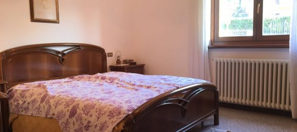 3 bedrooms Villa in Porto Valtravaglia, Italy No. 185762 5