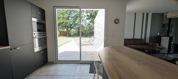 3 bedrooms House in Corme-Ecluse, France No. 277485 7