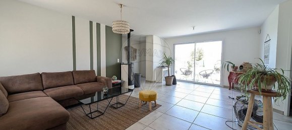 3 bedrooms House in Corme-Ecluse, France No. 277485 5