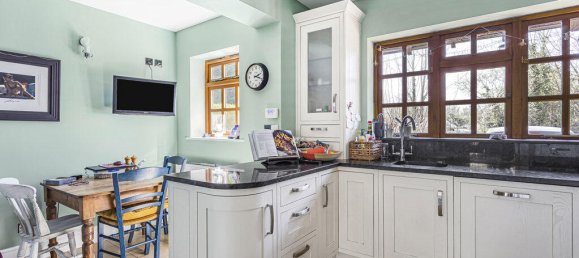 3 Schlafzimmer Haus in Egham, United Kingdom, Nr. 8626 8