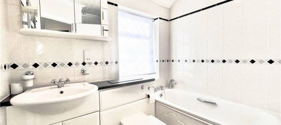 3 bedrooms House in Twickenham, United Kingdom No. 8499 11