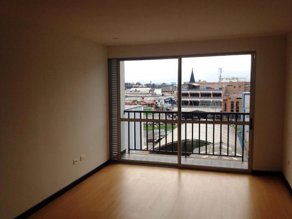 3 bedrooms House in Bogota, Colombia No. 12017