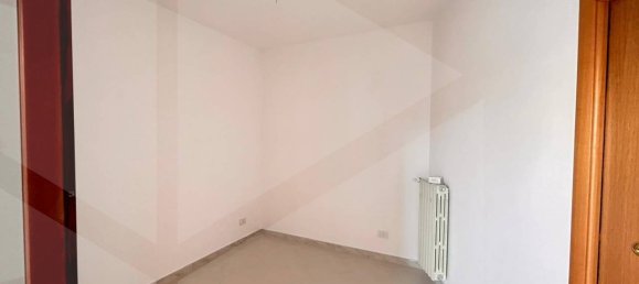 Квартира с 3 комнатами в Битетто, Италия № 27842 12