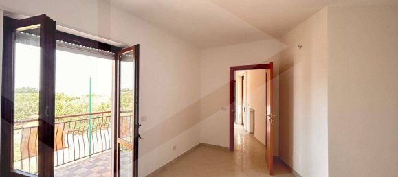 Квартира с 3 комнатами в Битетто, Италия № 27842 16