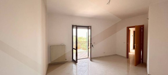 Квартира с 3 комнатами в Битетто, Италия № 27842 13