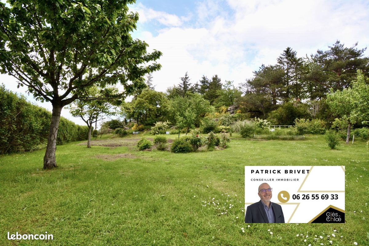691m² Land in Chanat-la-Mouteyre, France No. 285150
