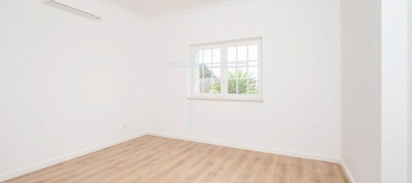 4 bedrooms House in Corroios, Portugal No. 89652 13