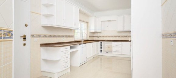 4 bedrooms House in Corroios, Portugal No. 89652 10