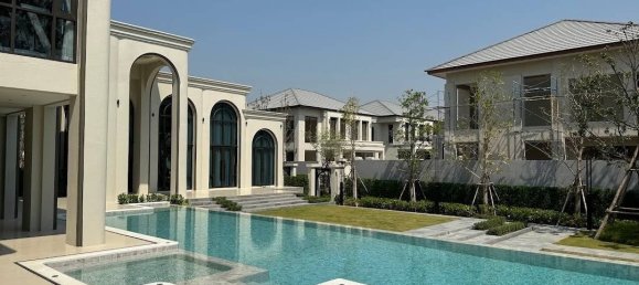 4 bedrooms Villa in Pattaya, Thailand No. 5399 13