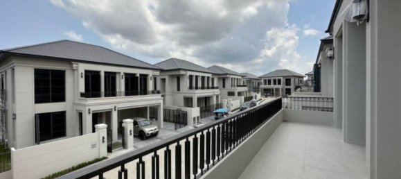 4 bedrooms Villa in Pattaya, Thailand No. 5399 8