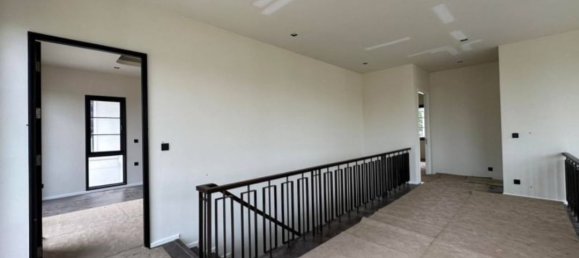 4 bedrooms Villa in Pattaya, Thailand No. 5399 10