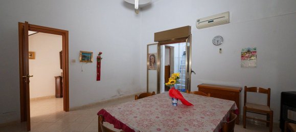 7 bedrooms House in Vittoria, Italy No. 341339 8