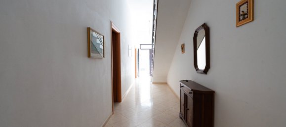 7 bedrooms House in Vittoria, Italy No. 341339 16