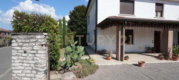 4 bedrooms Villa in Cerea, Italy No. 275343 3
