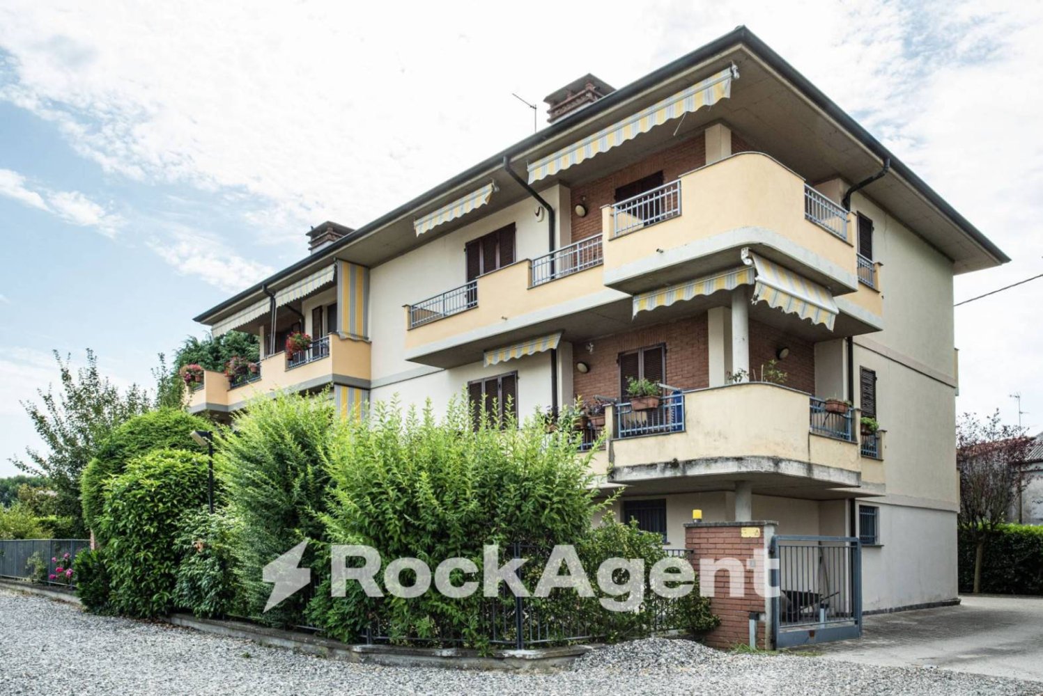 2 bedrooms Apartment in Portalbera, Italy No. 297235