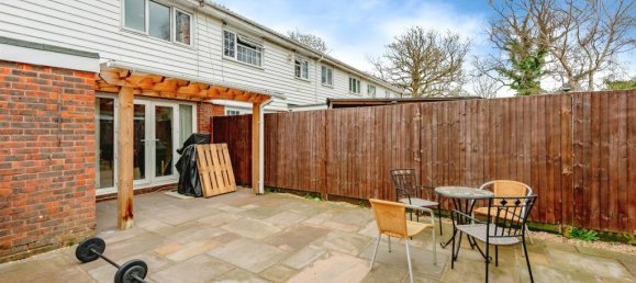 3 bedrooms House in Crawley, United Kingdom No. 6266 14