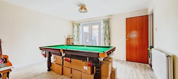 3 bedrooms House in Crawley, United Kingdom No. 6266 4