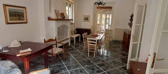 Casa de 4 dormitorios en Viareggio, Italy No. 16052 10