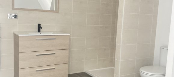 3 bedrooms House in Cauffry, France No. 227131 2