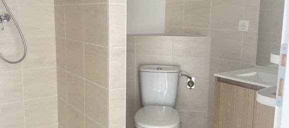 3 bedrooms House in Cauffry, France No. 227131 4