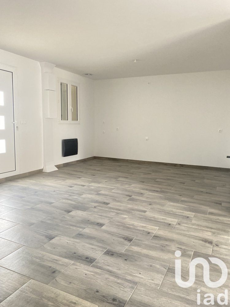 3 bedrooms House in Cauffry, France No. 227131